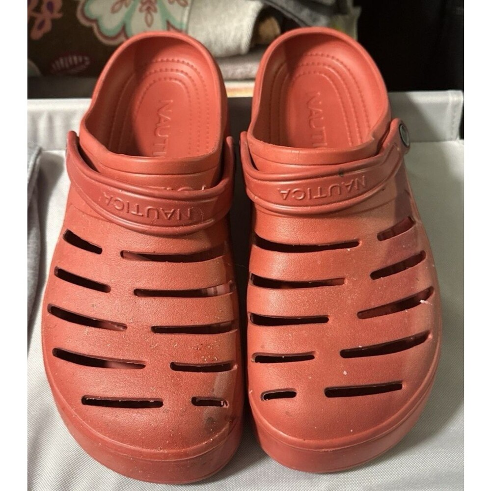 Coral Nautica Men’s Size 13 M Good Condition! Used Around The Pool.